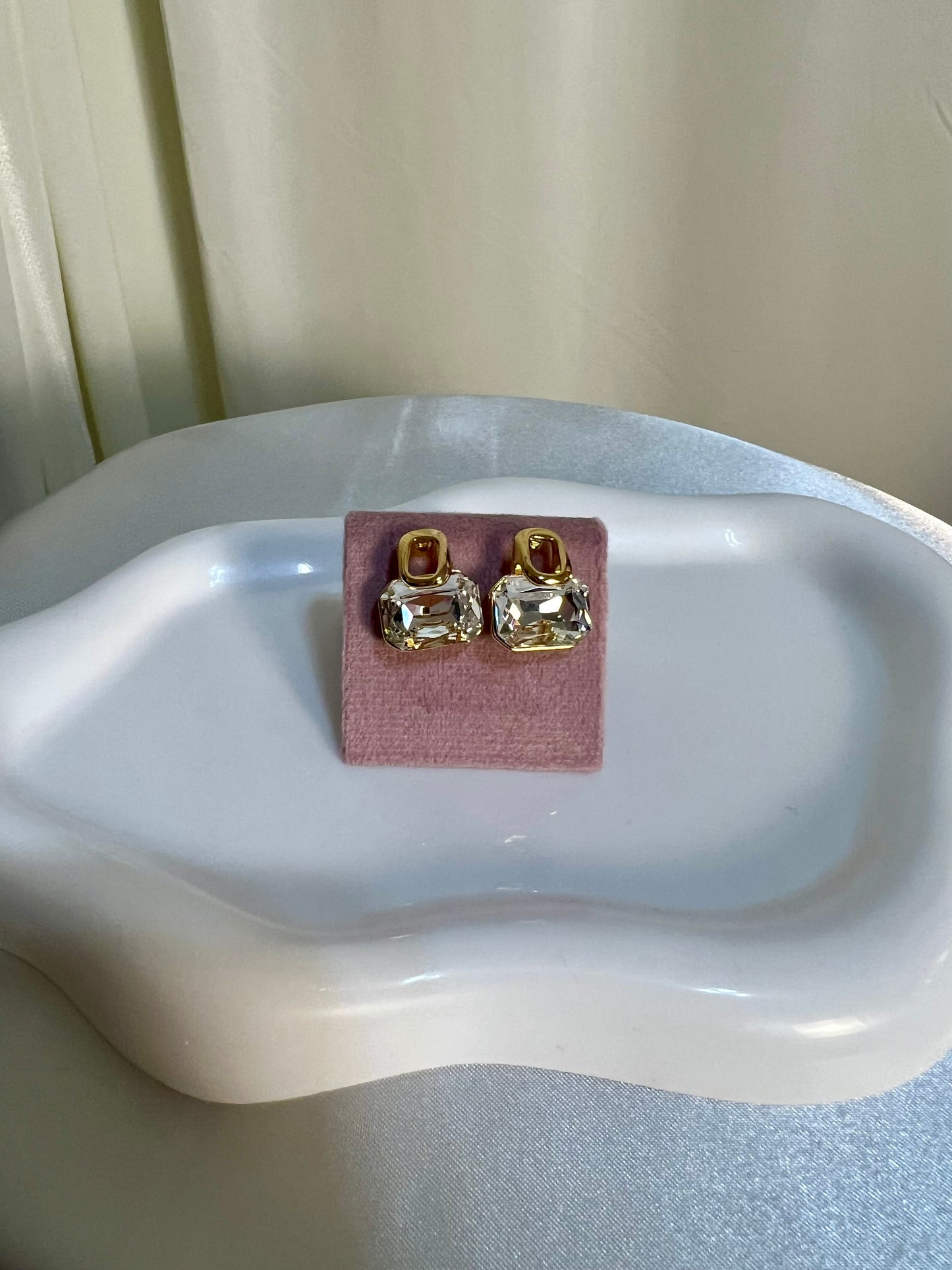 Rhinestone gold earrings
