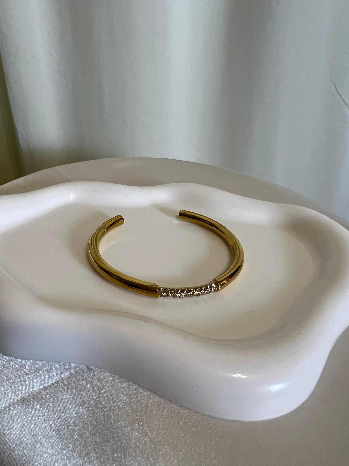 Rhine stone adjustable bracelet