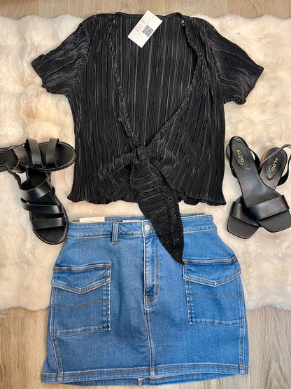Black crop knot shirt