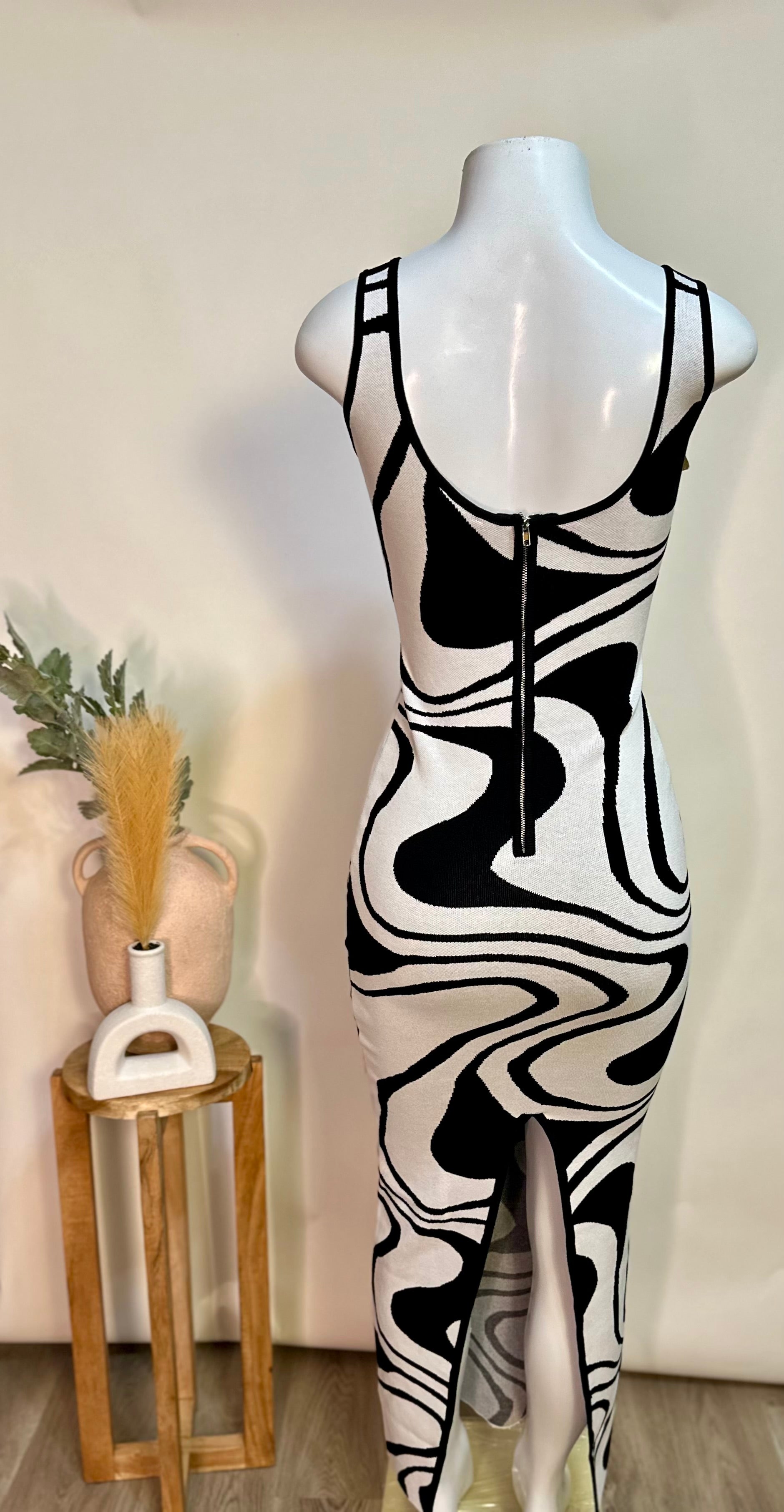 Long black and white dress