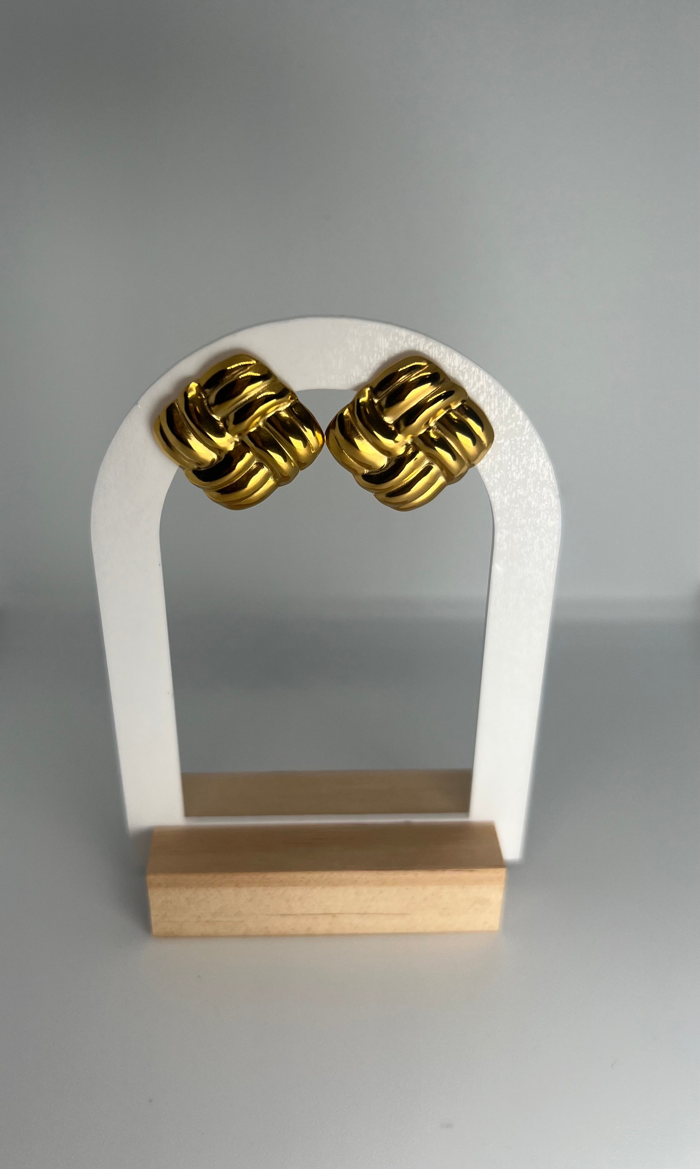 Gold cushion earrings