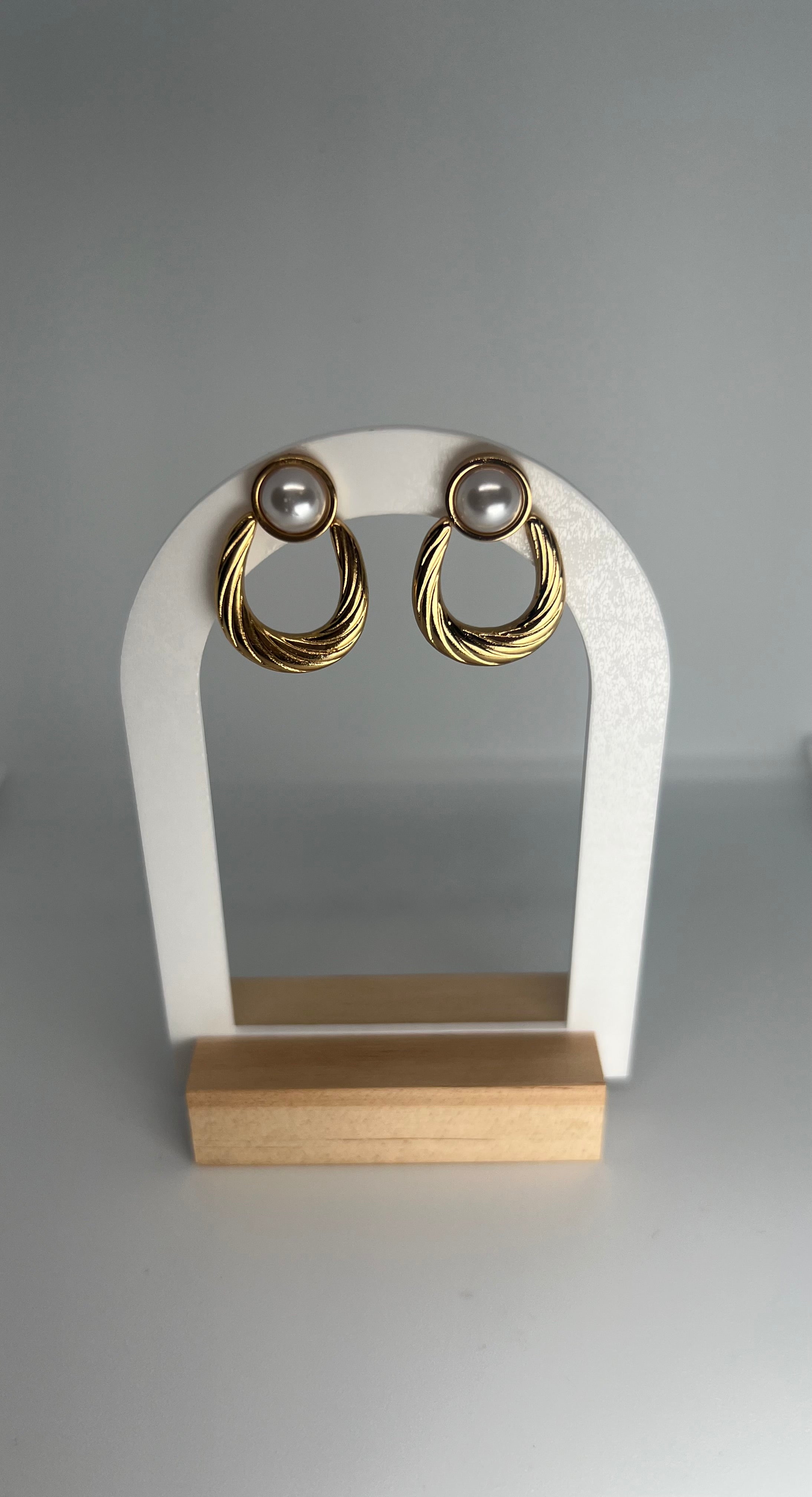 Pearl gold dangle hoop earrings