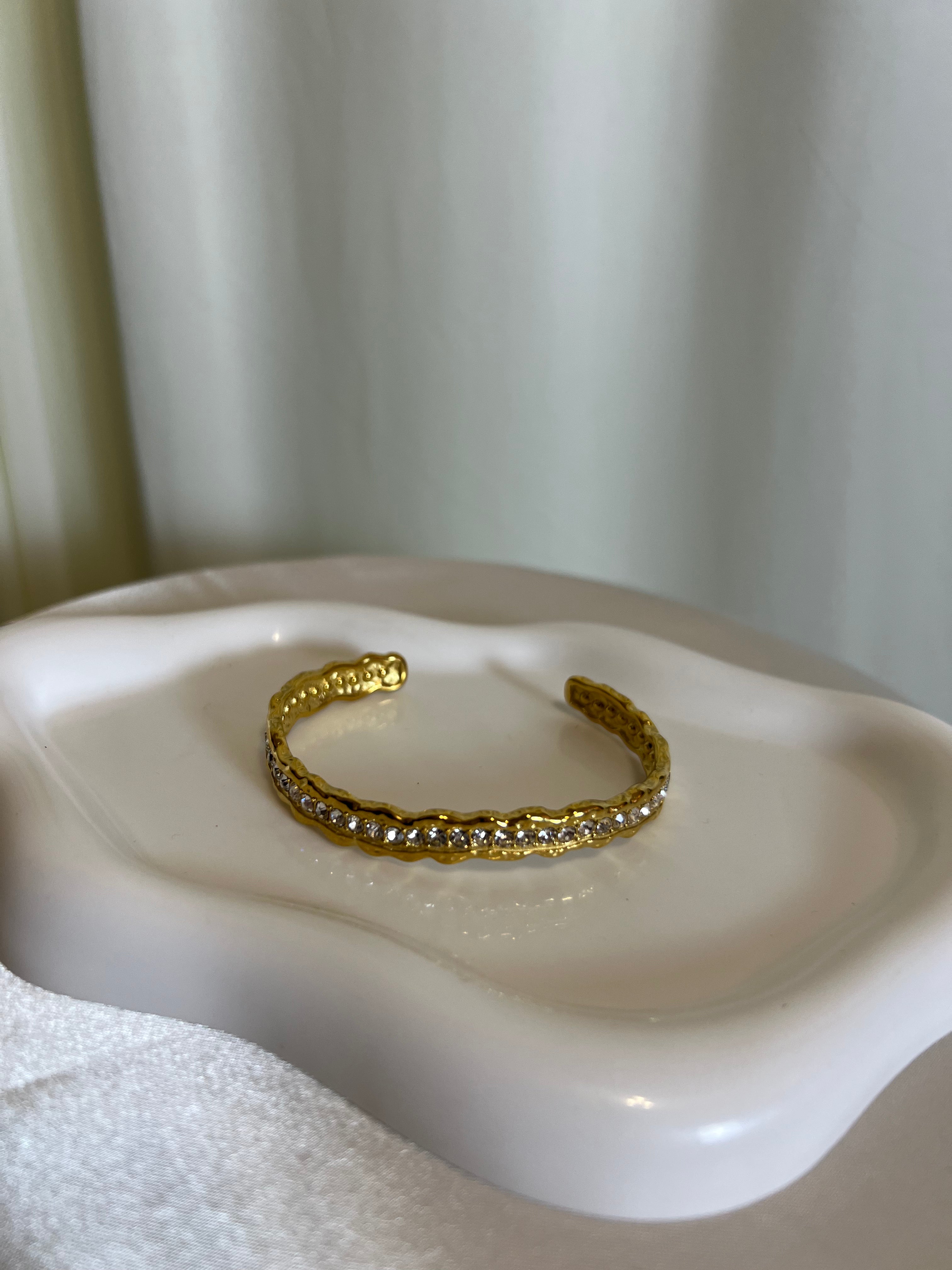 Rhine stone wave bracelet