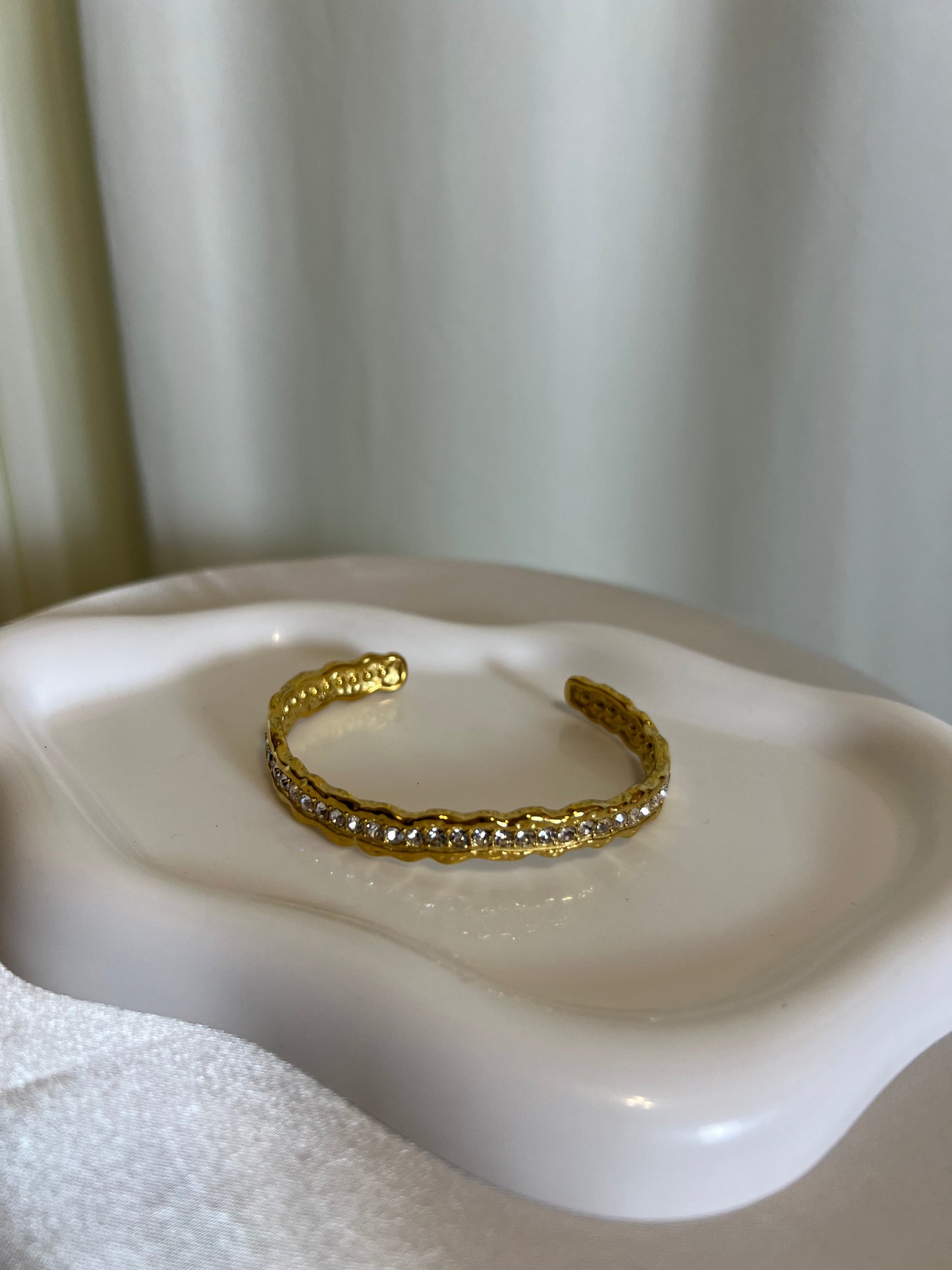 Rhine stone wave bracelet